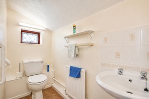 En-suite W.C- click for photo gallery